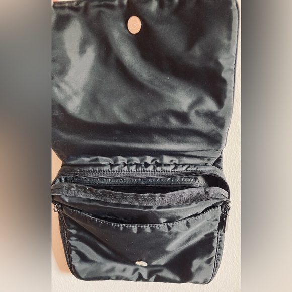 HEDGREN - UNISEX CROSSBODY BAG - Black - Brand New Condition! Water-Repellent! - Picture 5 of 9